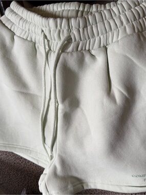 Comfrt Light Green super comfy shorts brand new in bag